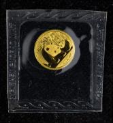 2011年熊猫1/10盎司普制金币一枚 （带盒、带说明书）