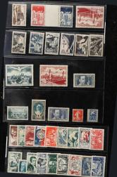 法国1930-1950年邮票新18枚（部分成套）、法国1920-1940年代邮票新八枚、法国1940-1950年雕刻版邮票新10枚（个别票带过桥边）